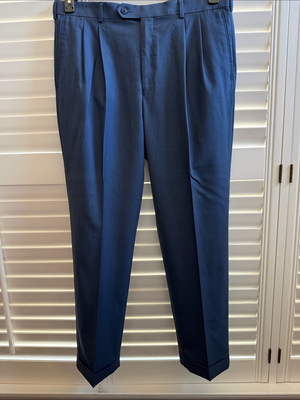 Roundtree & Yorke Navy Blue Pleated Dress Pants